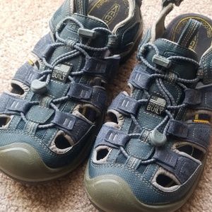 Keen men hiking sandals